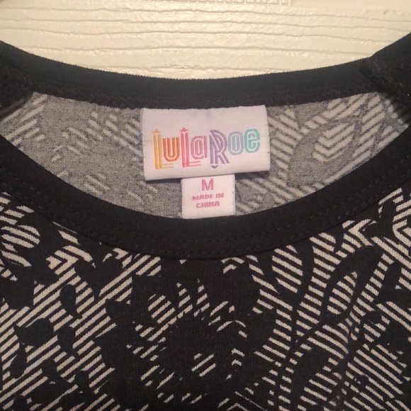 Lula Roe Randy (Raglan) - Picture 3 of 4